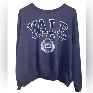 H&M Yale University Oversized Boxy Fit Crewneck Sweatshirt. SZ M